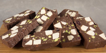 Ρολό σοκολάτας με χαλβά